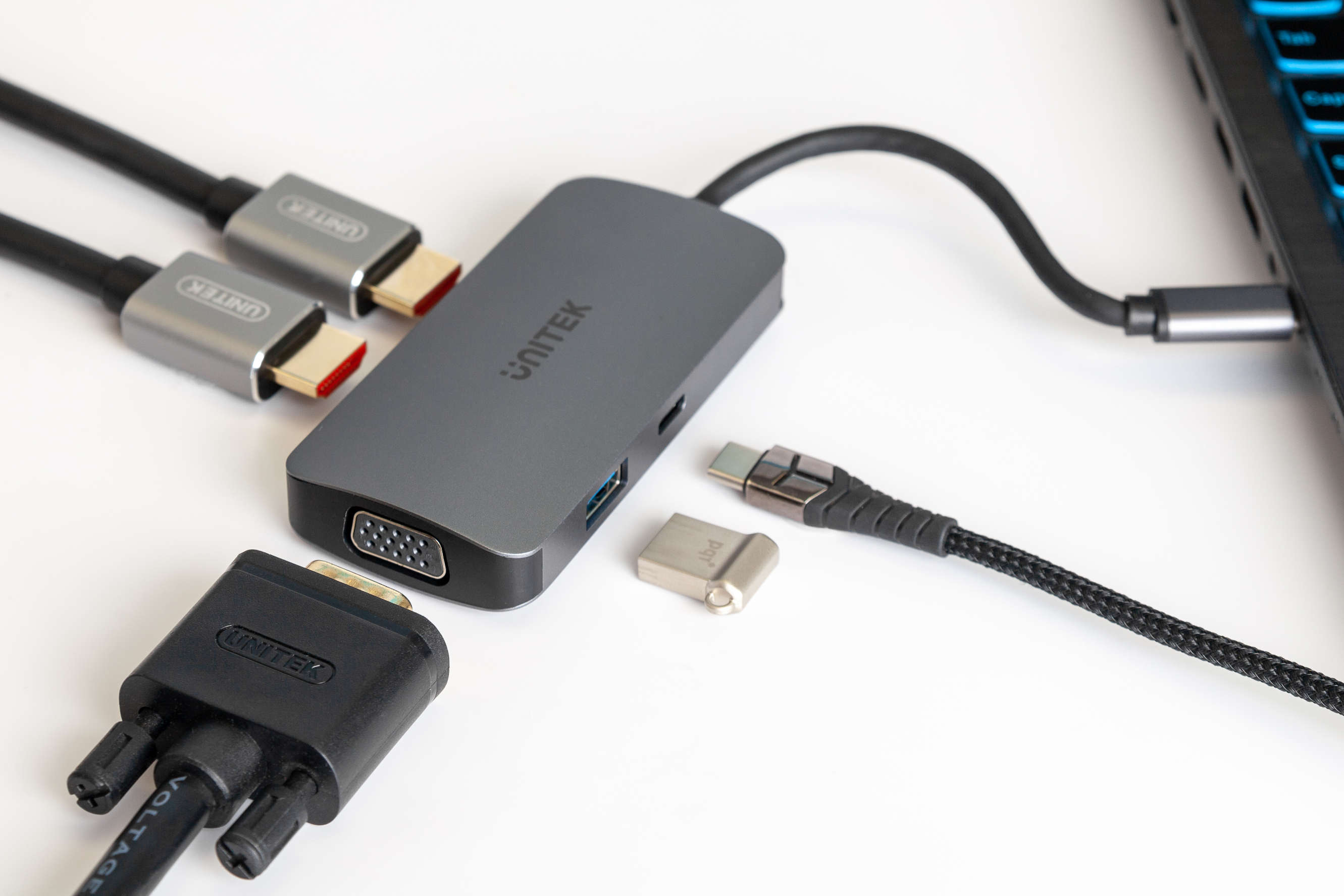 Hub pozwoli naładować urządzenia przez USB A